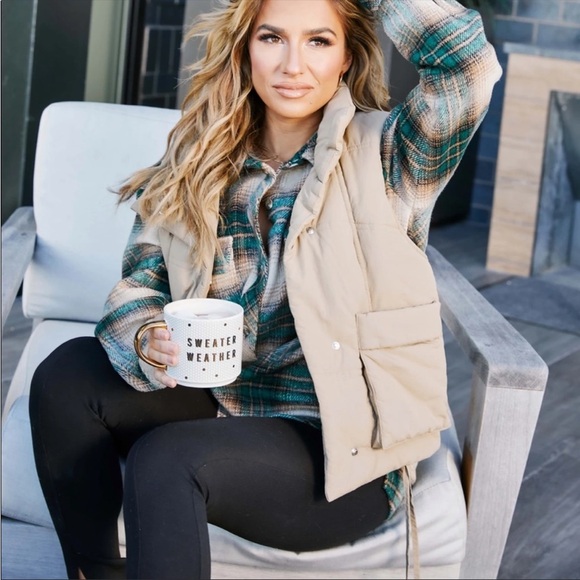 Kittenish - puffer vest with bow ties in front & back - Picture 2 of 4